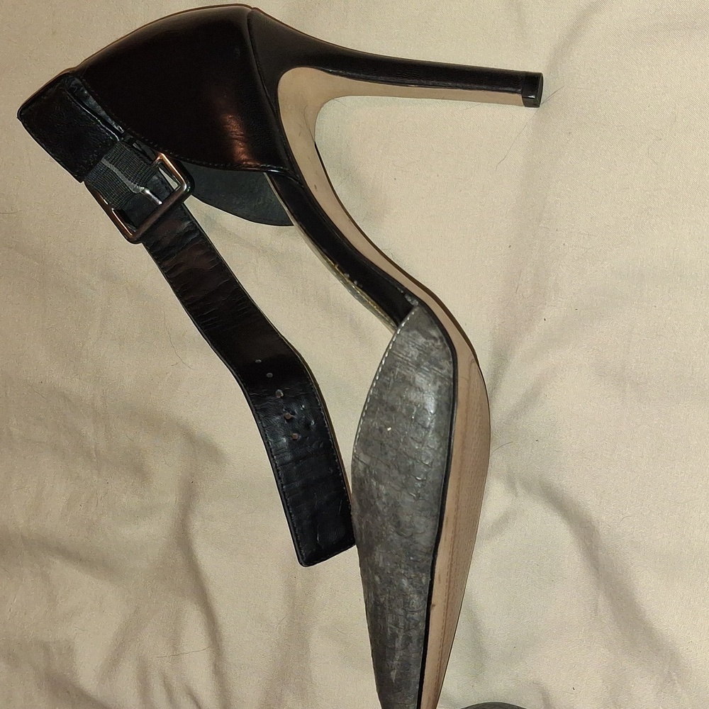 Jessica Simpson Gray And Black Ankle Strap Heels - Picture 9 of 9